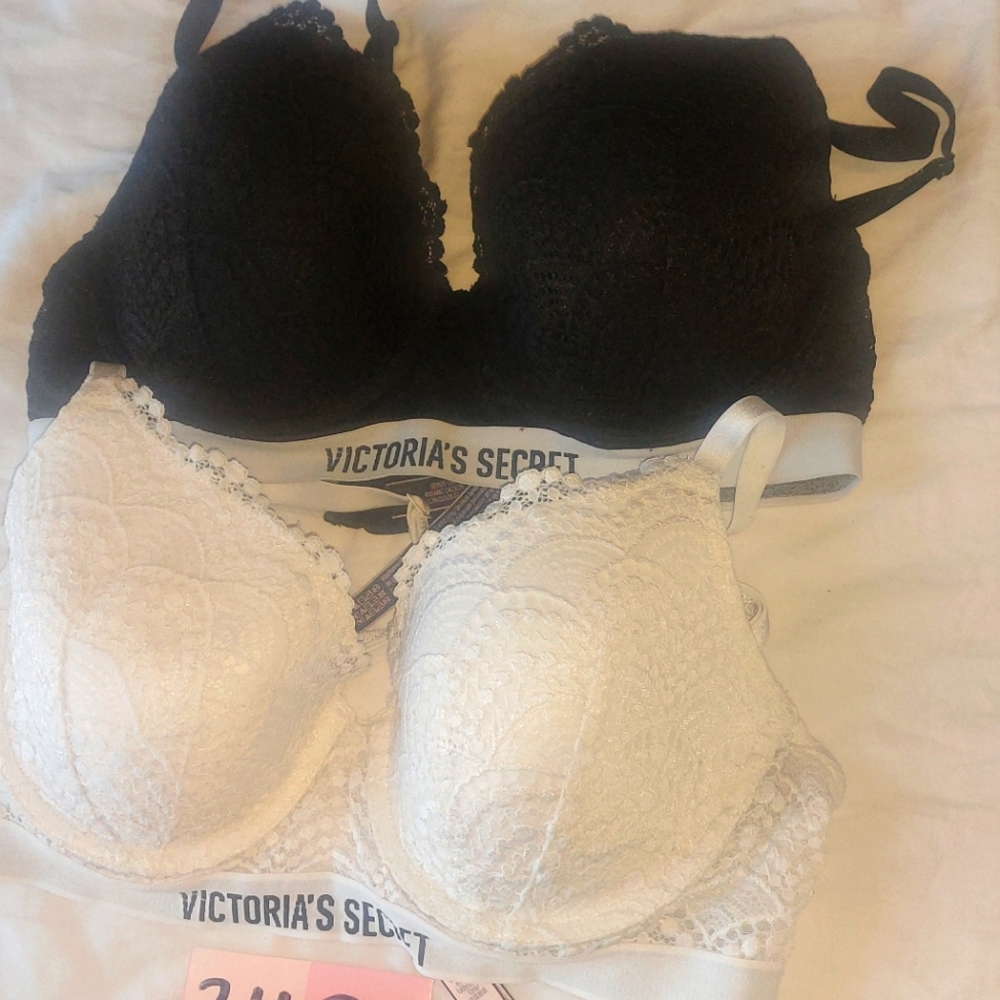 Bundle of 2 Victoria's Secret T-shirt Lined Lined Logo 34D